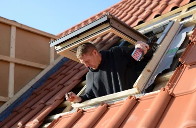 Pose de fenêtres de toit Velux à Cère